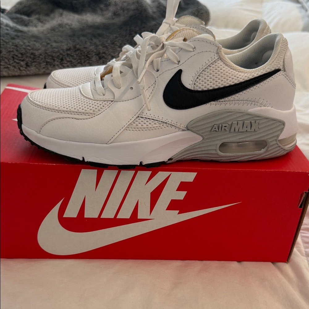 Nike White and Black Air Max Retro Running Shoes
